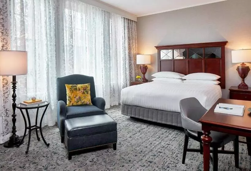 キングサイズベッドのクラブルーム, The Battle House Renaissance Mobile Hotel & Spa