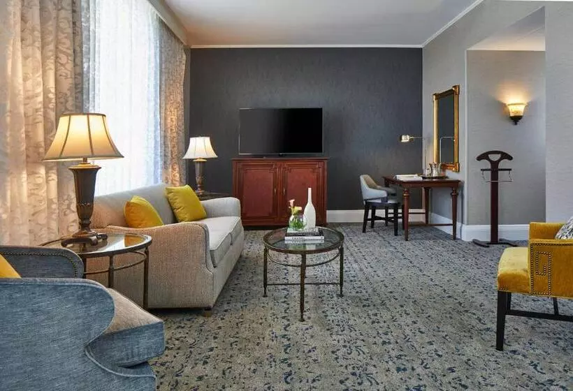 キングサイズベッドのスイートルーム, The Battle House Renaissance Mobile Hotel & Spa