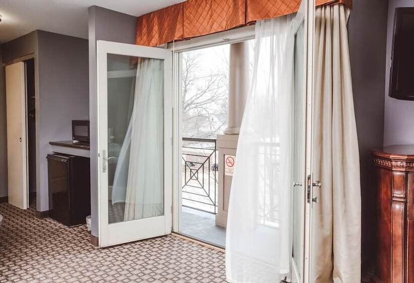 Номер Deluxe с Балконом, The Inn On Sheridan