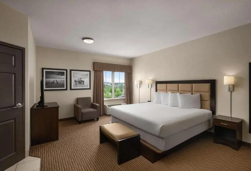 キングサイズベッドのスタンダードルーム, Travelodge Suites by Wyndham Estevan