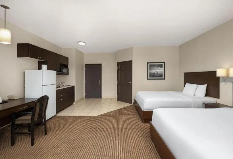 デラックスルーム, Travelodge Suites by Wyndham Estevan
