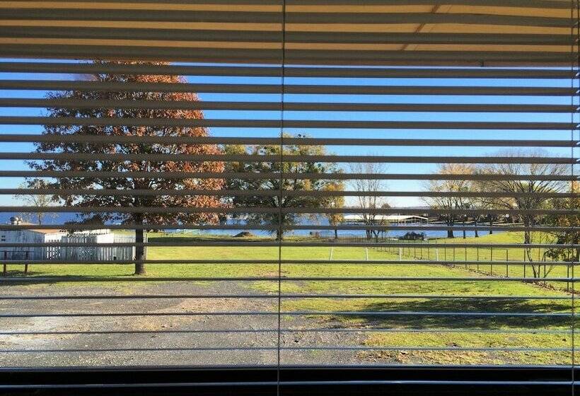 スタンダードルーム, Lake Fork Resort