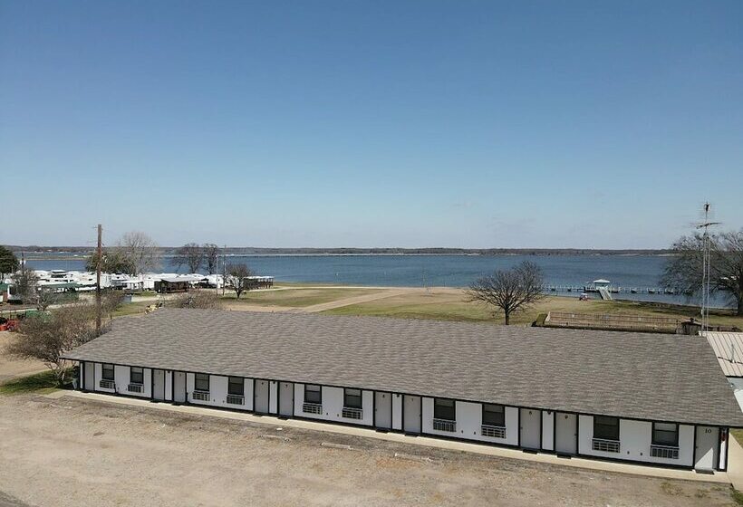 Standart Oda, Lake Fork Resort