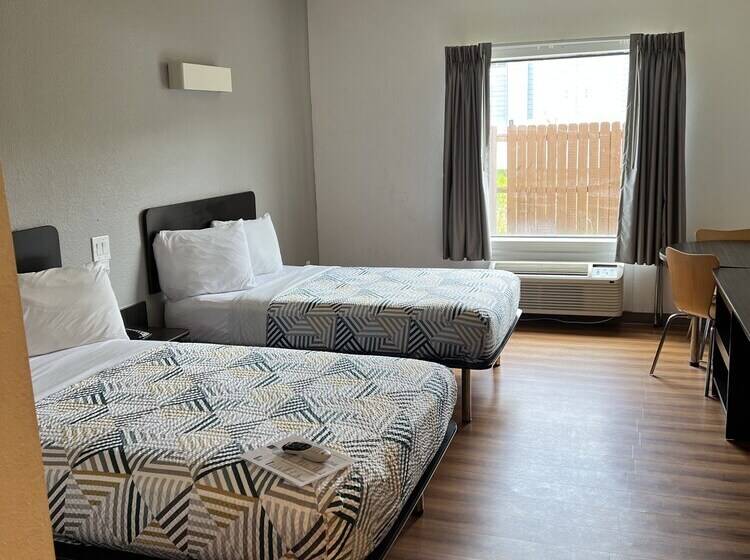 חדר סטנדרט שתי מיטות זוגיות, Quality Inn & Suites