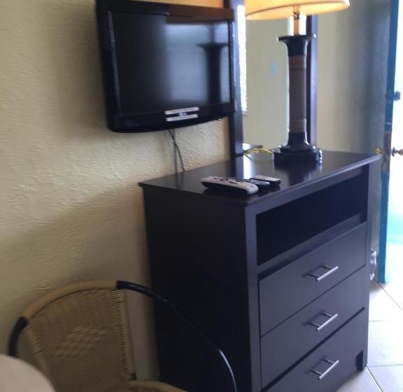 חדר סטנדרט שתי מיטות זוגיות, Sandy Shores Resort