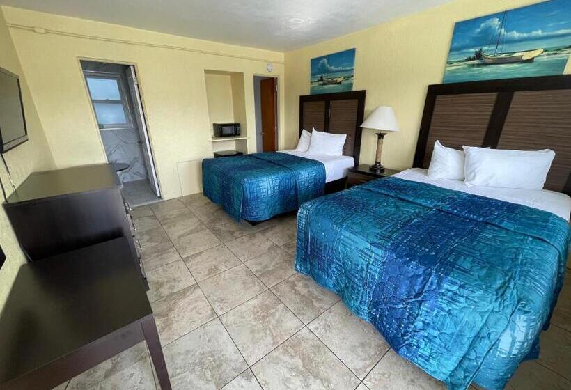 חדר סטנדרט שתי מיטות זוגיות, Sandy Shores Resort