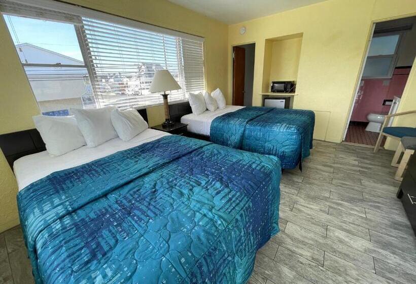 חדר סטנדרט שתי מיטות זוגיות, Sandy Shores Resort