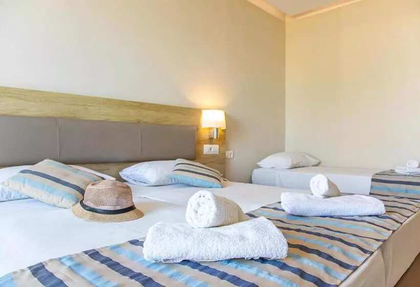 Upper Triple Room Sea View