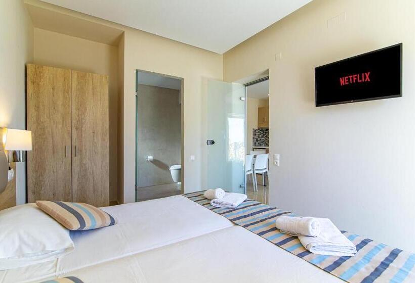 2 Bedroom Family Apartment Sea View, Theo Star Beach