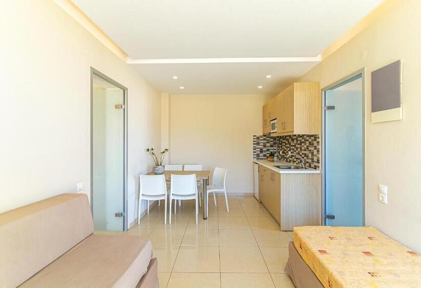 2 Bedroom Family Apartment Sea View, Theo Star Beach