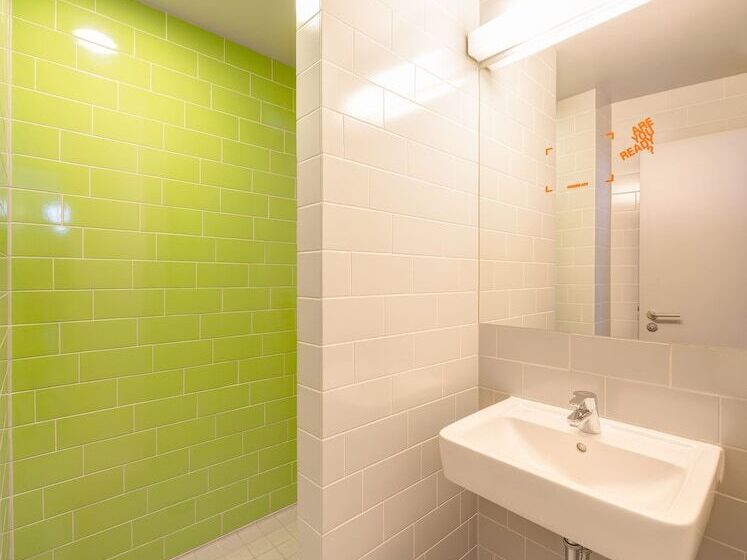 اتاق خانوادگی, Generator Berlin Mitte