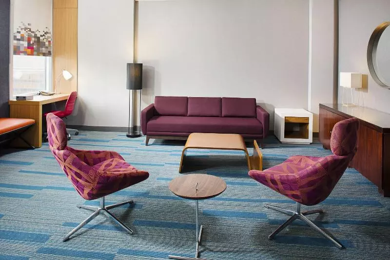 キングサイズベッドのスイートルーム, Aloft Charlotte City Center