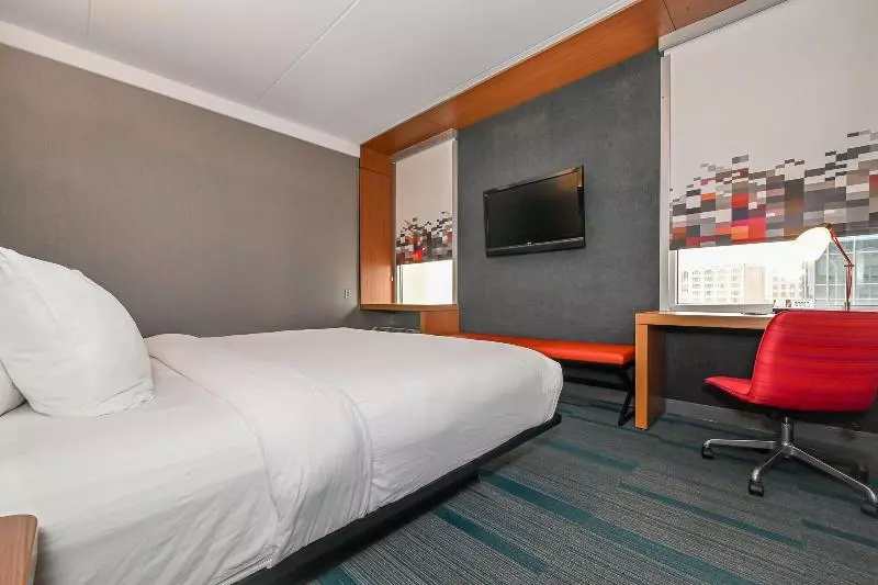 キングサイズベッドのスイートルーム, Aloft Charlotte City Center