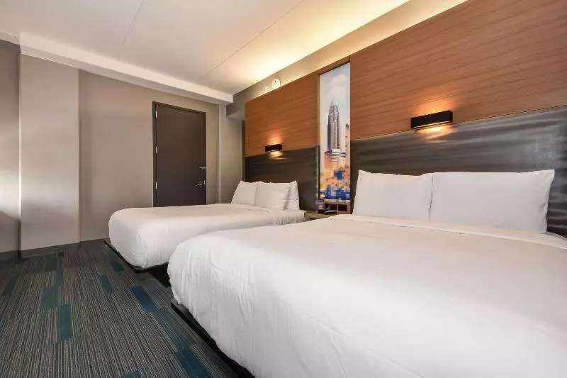 クイーンサイズベッドのスタンダードルーム, Aloft Charlotte City Center