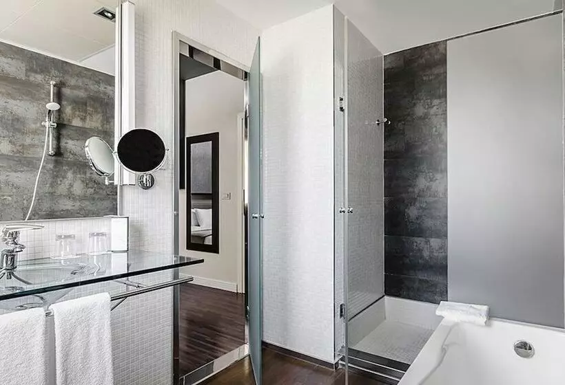 اتاق استاندارد سه نفره, Eurostars Asta Regia Jerez