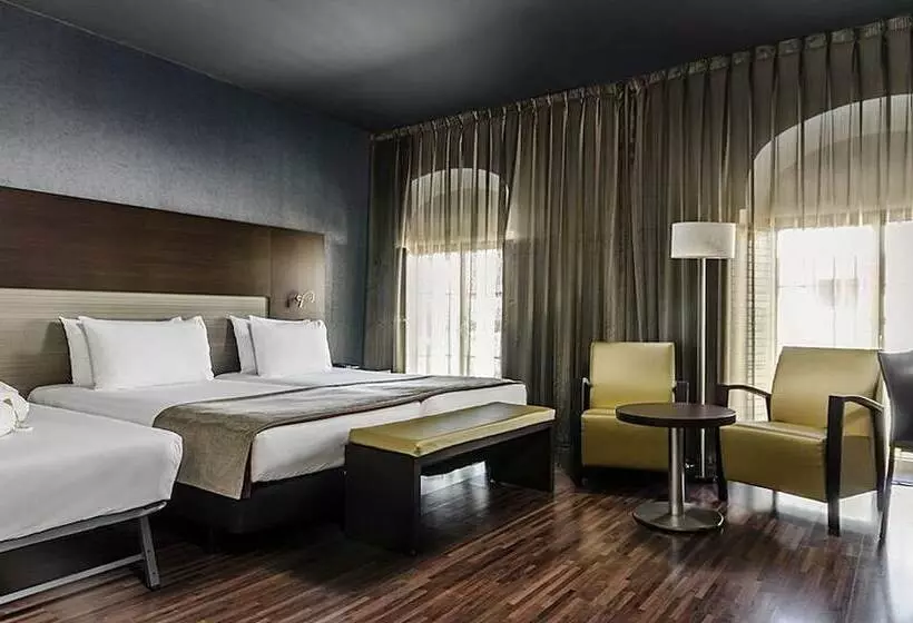 اتاق استاندارد سه نفره, Eurostars Asta Regia Jerez
