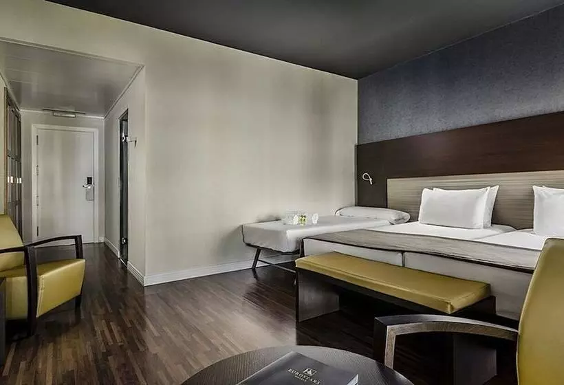 اتاق استاندارد سه نفره, Eurostars Asta Regia Jerez