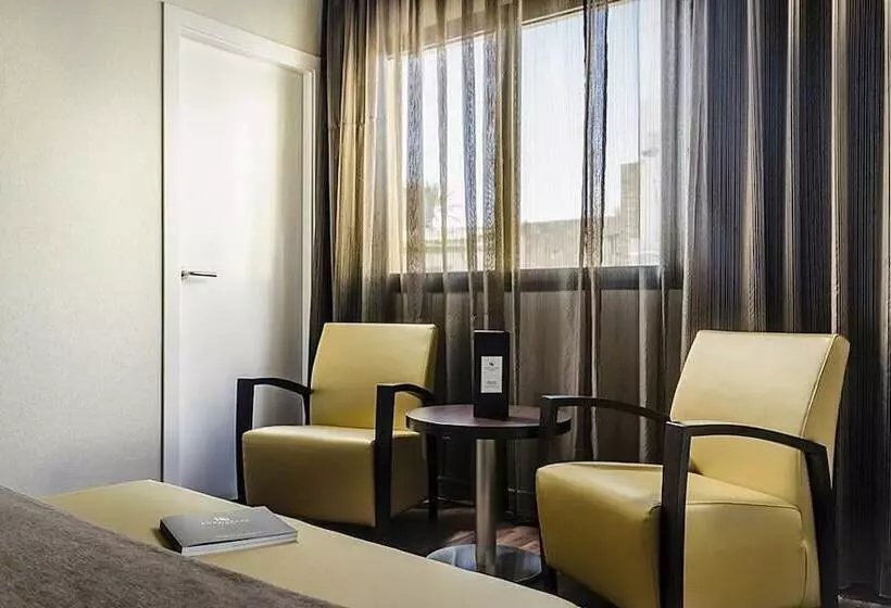 اتاق خانوادگی, Eurostars Asta Regia Jerez