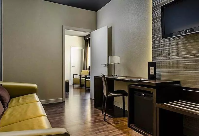 اتاق خانوادگی, Eurostars Asta Regia Jerez