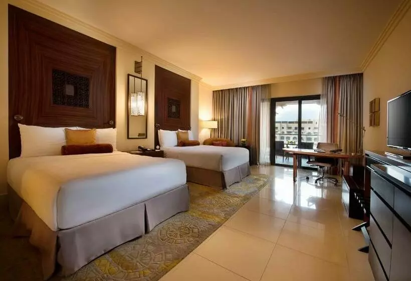 اتاق خانوادگی, Fairmont The Palm