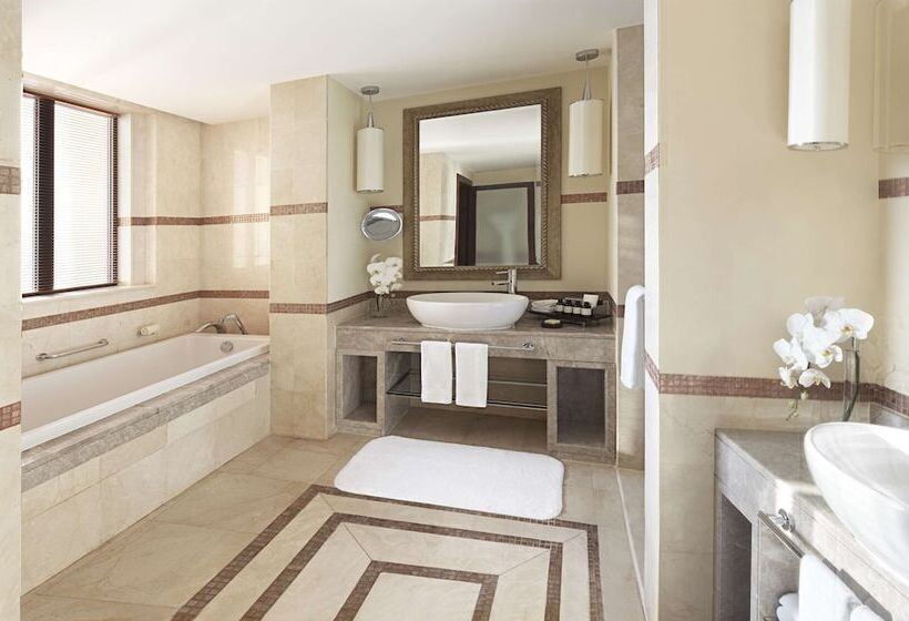 اتاق لوکس با بالکن و چشمانداز دریا, Fairmont The Palm