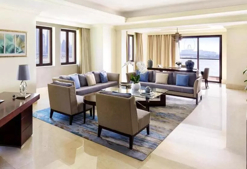Suite Panoramic View