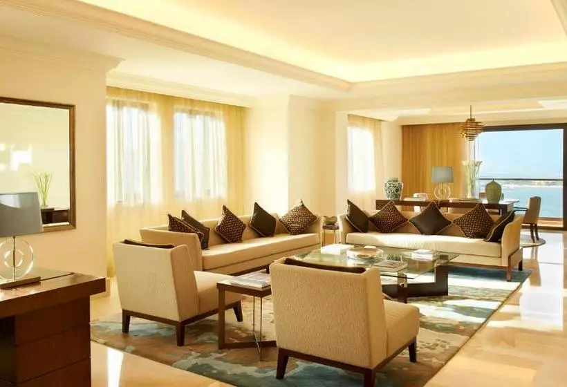سوییت با چشم‌انداز پانوراما, Fairmont The Palm