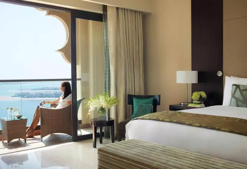 سوییت با چشم‌انداز پانوراما, Fairmont The Palm