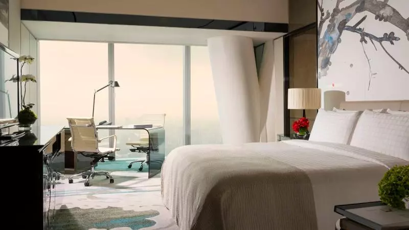 キングサイズベッドのスタンダードルーム, Four Seasons Hotel Guangzhou