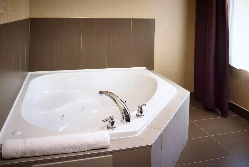 Sviitti King-vuode, Holiday Inn Express And Suites Timmins, An Ihg