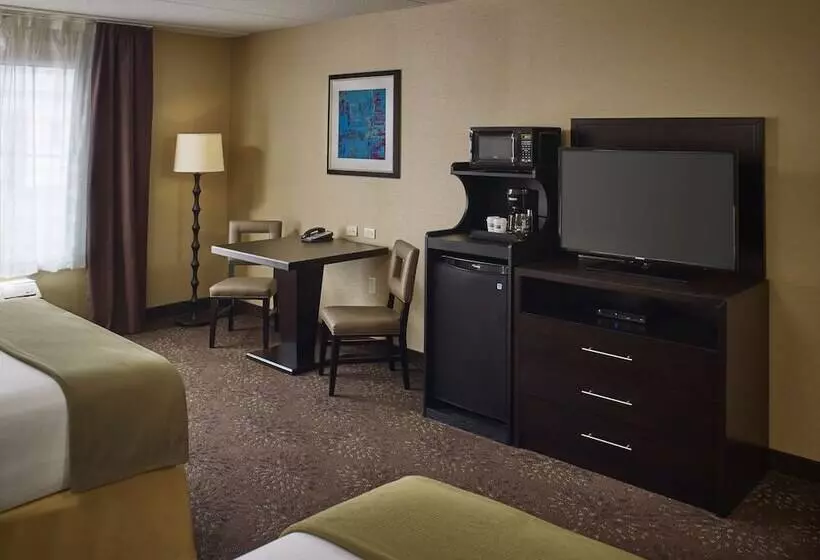 Sviitti, Holiday Inn Express And Suites Timmins, An Ihg