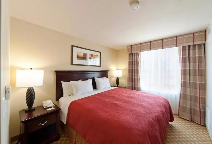 キングサイズベッドのスイートルーム, Holiday Inn & Suites   Barstow, An Ihg