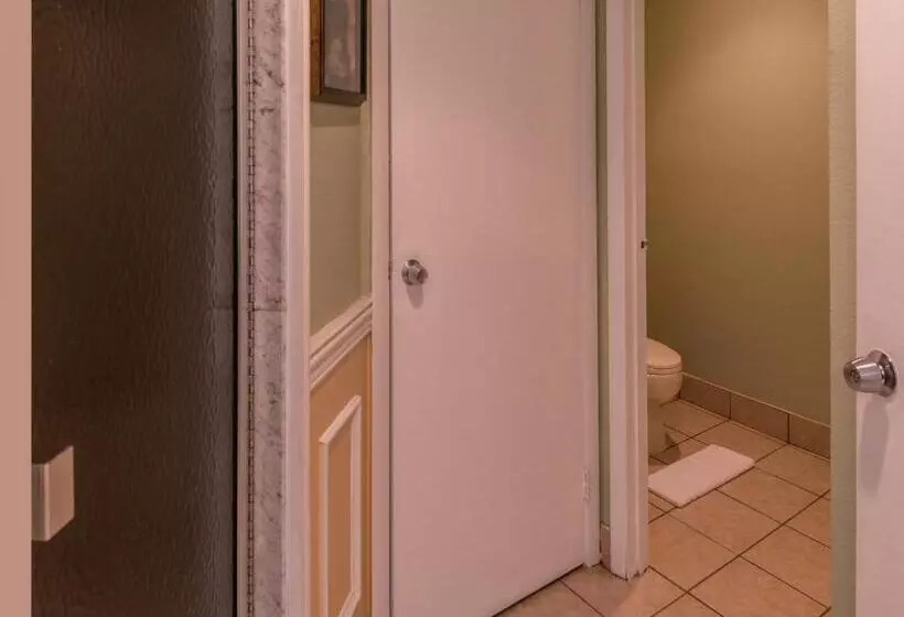 キングサイズベッドのデラックススイート, Inn Of The Dove Romantic Luxury & Business Suites