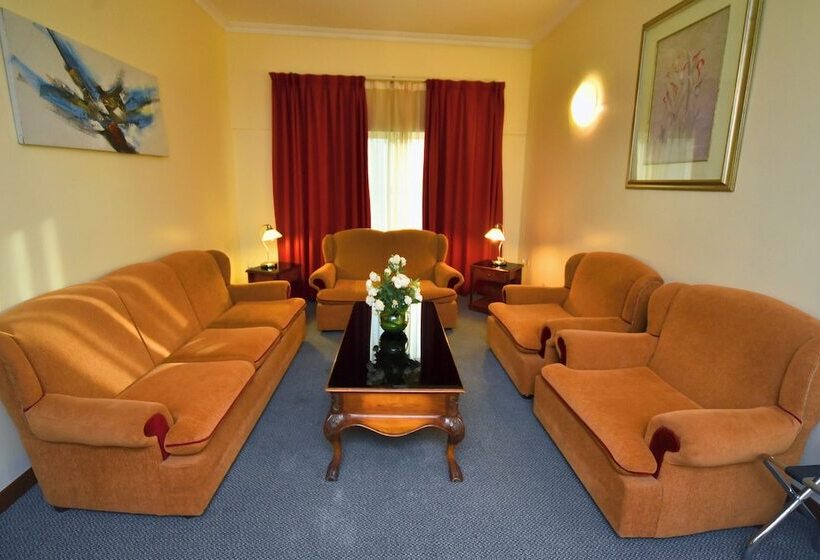 سوییت اجرایی, Nejoum Al Emarat