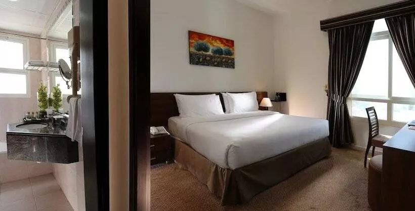 اتاق استاندارد با چشم‌انداز شهر, Ramada By Wyndham Beach Hotel Ajman