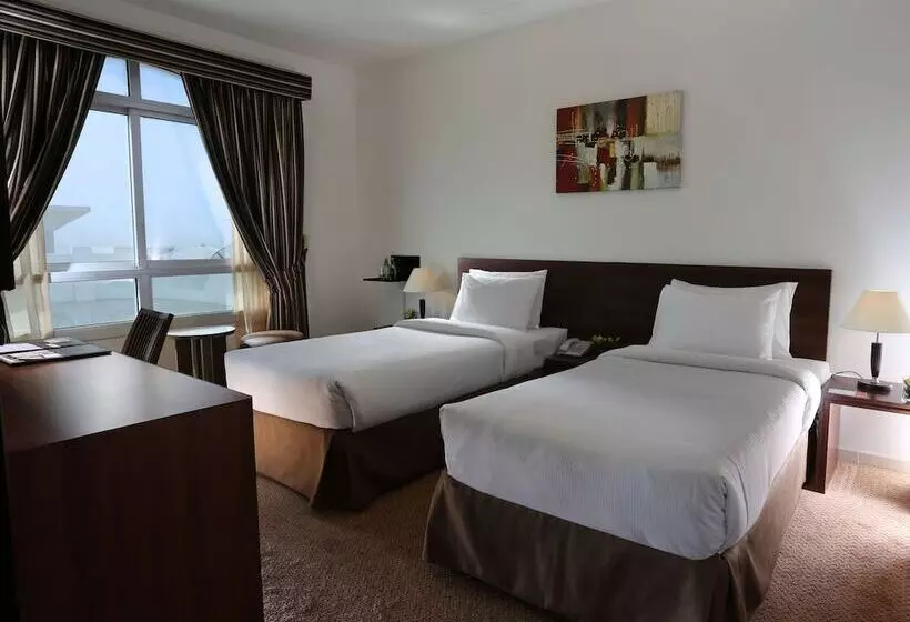 اتاق استاندارد با چشم‌انداز شهر, Ramada By Wyndham Beach Hotel Ajman