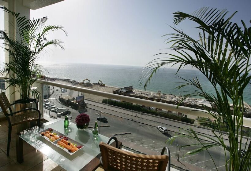 디럭스 룸 바다 전망, Ramada By Wyndham Beach Hotel Ajman