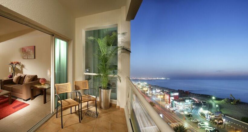 디럭스 룸 바다 전망, Ramada By Wyndham Beach Hotel Ajman