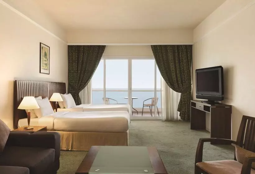اتاق استاندارد با چشم‌انداز شهر, Ramada By Wyndham Beach Hotel Ajman