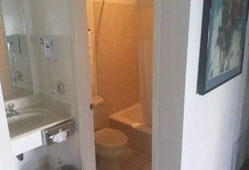 ２ダブルベッドのスタンダードルーム, Rodeway Inn Beaumont