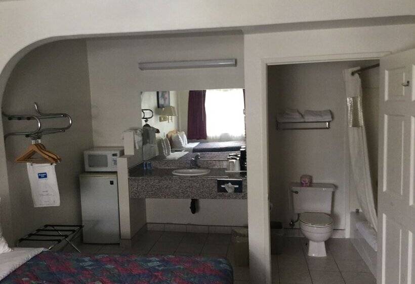 Номер Стандарт 2 Двуспальные Кровати, Rodeway Inn Beaumont