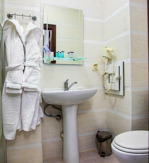 اتاق استاندارد یک نفره, Safran