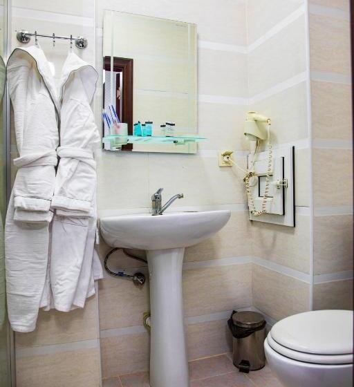 اتاق لوکس, Safran