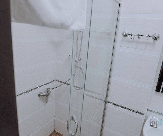 اتاق لوکس, Safran