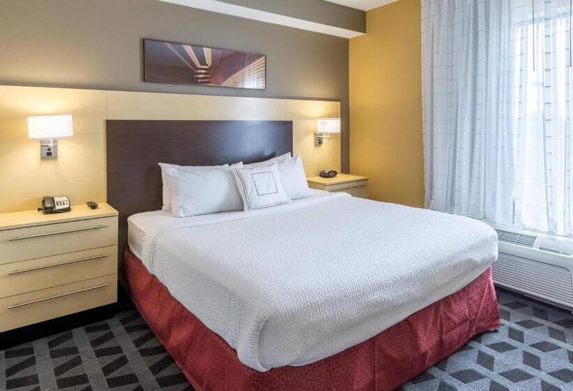 带大床的标准工作室, Towneplace Suites Dayton North