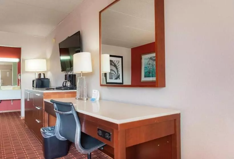 キングサイズベッドのスタンダードルーム, Spencer Inn And Suites