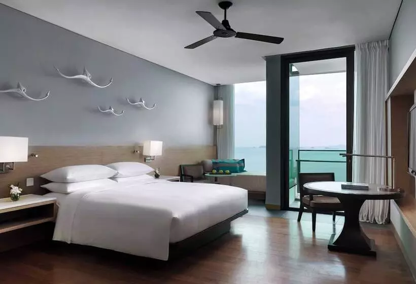 海の見えるダブルベッドスタンダードルーム, Rayong Marriott Resort & Spa