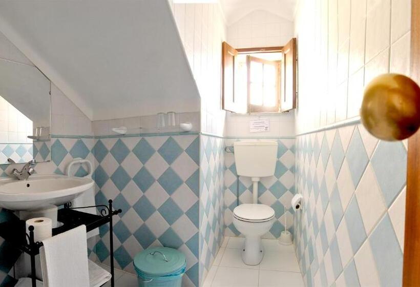 غرفة قياسية ثلاثية, Hospedaria Pielas