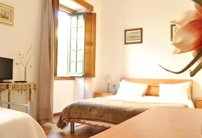 غرفة قياسية ثلاثية, Hospedaria Pielas