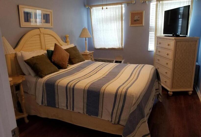 شقة غرفة واحدة, Royal North Beach